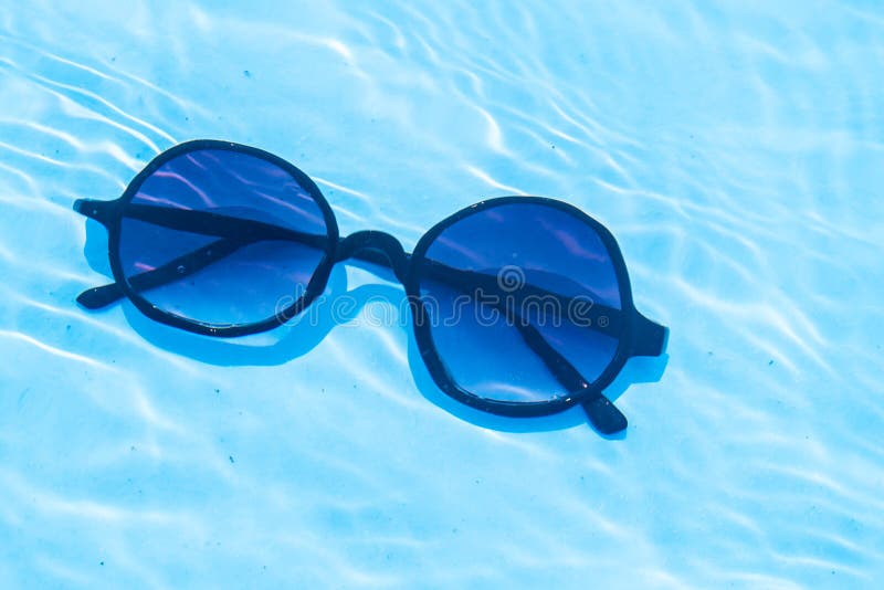 underwater sunglasses