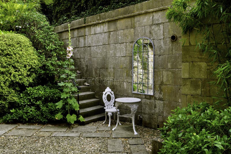 Sunken courtyard garden