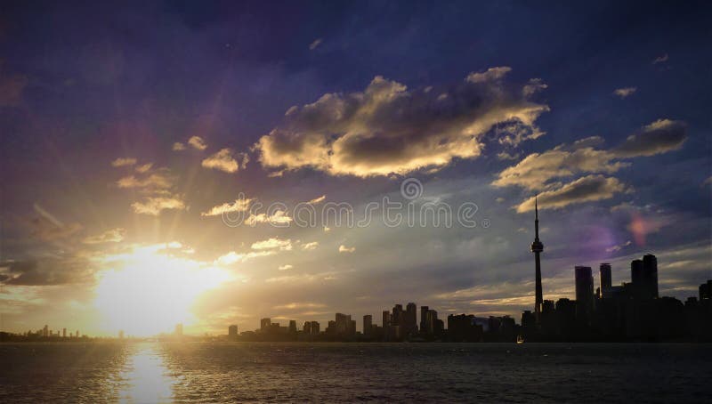 Sunlight rises over Toronto Skyline royalty free stock photos Sunlight rises over Toronto Skyline royalty free stock photos