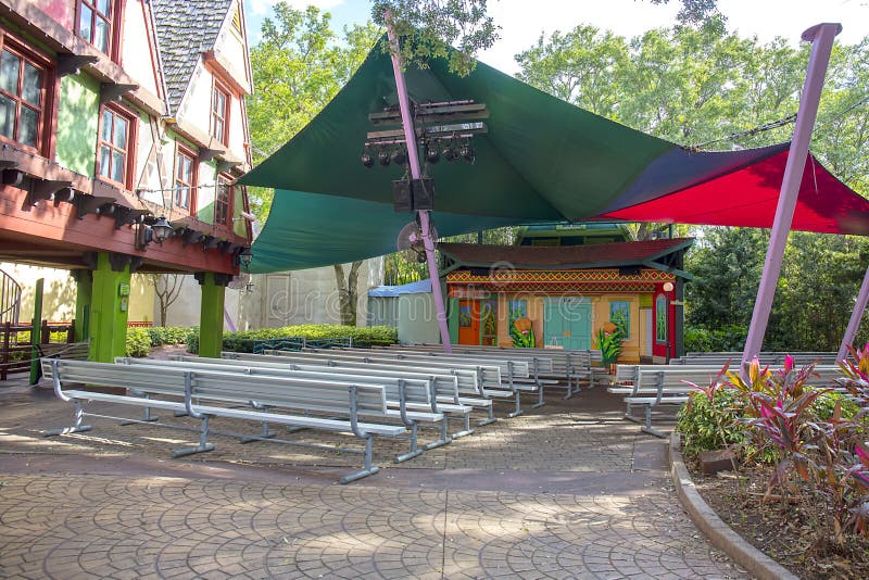 Sunny Day Theatre, Busch-Tuinen, Tampa Bay stock afbeelding Sunny Day Theatre, Busch-Tuinen, Tampa Bay stock afbeelding