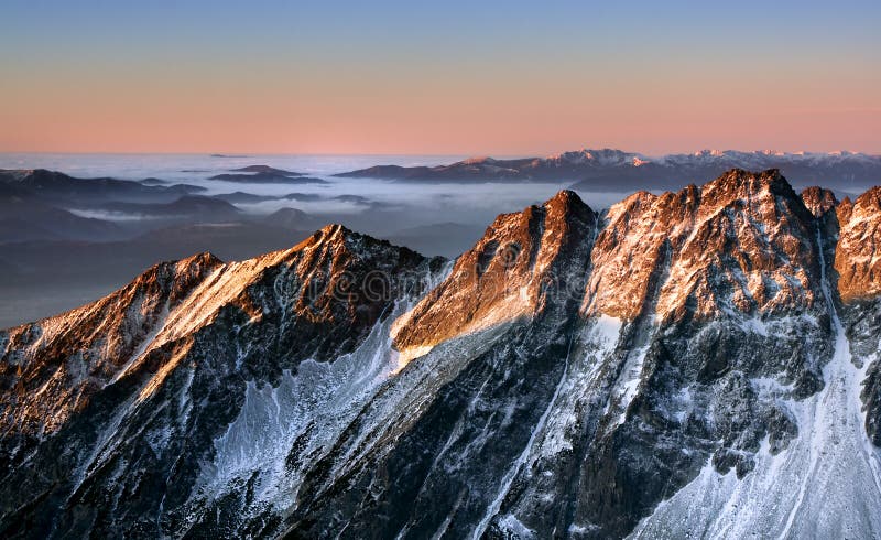 Východ slunce v rocky mountain