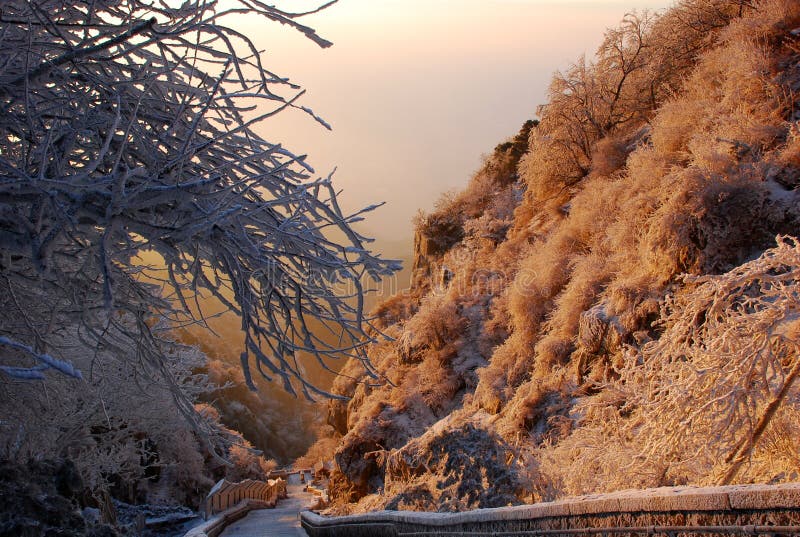 Il passaggio a sky di porta, taishan in cina.