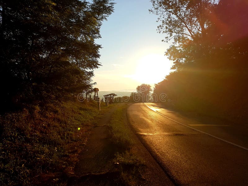 which direction does the sunrise which direction does the sunrise