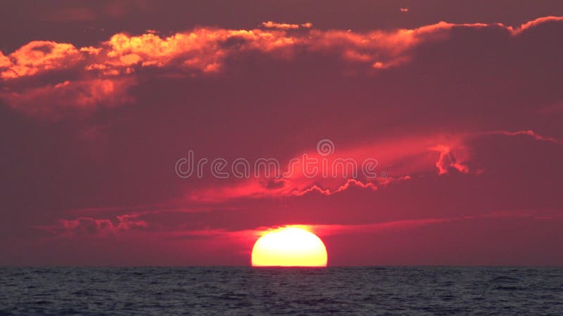 Sunset Beach, Sunrise on Seashore, Ocean at Sundown en verano, Twilight Seascape