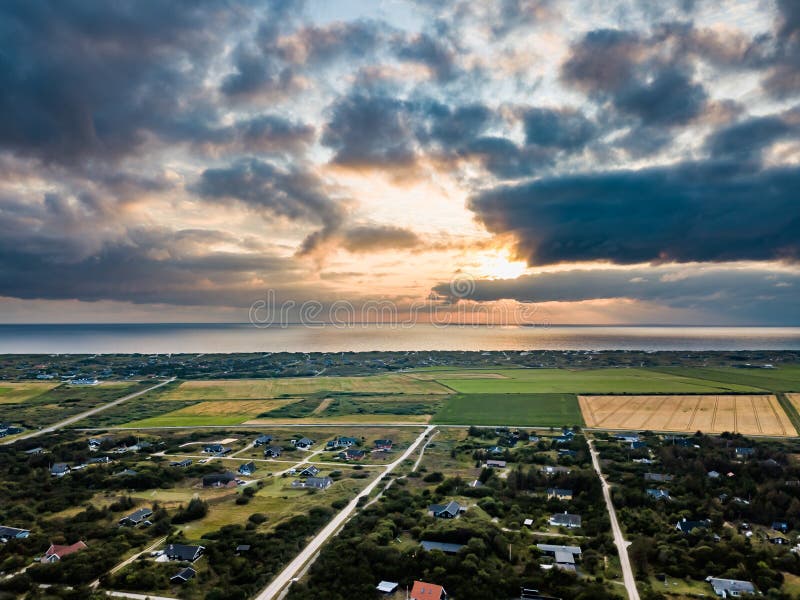 Sunset boven Ringkobing kust, Jutland - Denemarken - Europa stock foto's Sunset boven Ringkobing kust, Jutland - Denemarken - Europa stock foto's