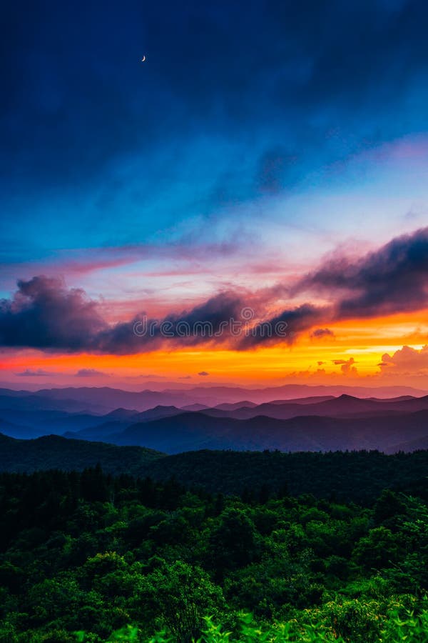 Sunset from Cowee Mountains Overlook, on the Blue Ridge Parkway royalty free stock photography Sunset from Cowee Mountains Overlook, on the Blue Ridge Parkway royalty free stock photography