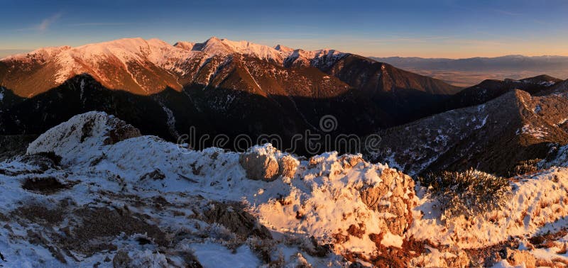 Západ slnka vo vysokých horách - Tatry