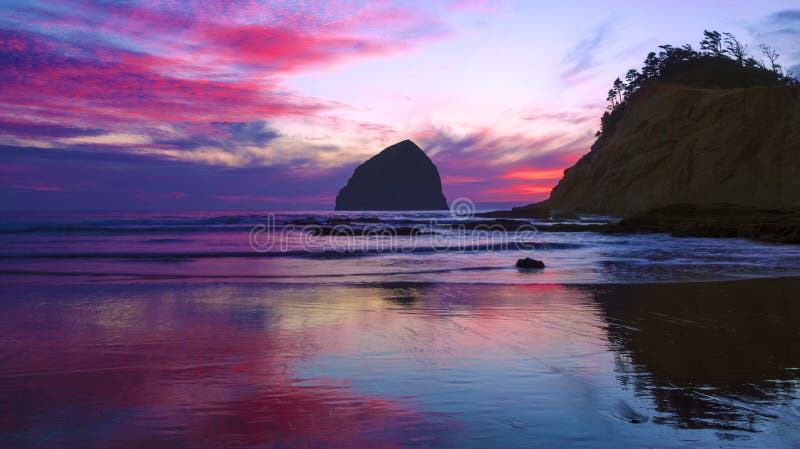 Pacific City is one of the most popular places at Oregon coast. Pacific City is one of the most popular places at Oregon coast.