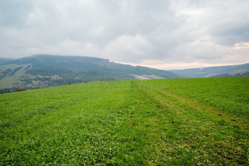 Západ slunce nad silnicí do Tater