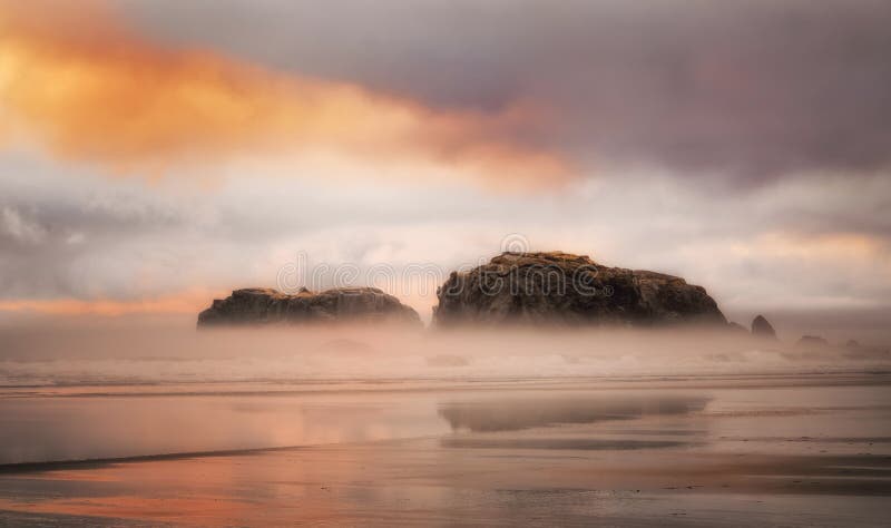 Sunset on Rocks, Bandon Beach Oregon royalty free stock photography Sunset on Rocks, Bandon Beach Oregon royalty free stock photography