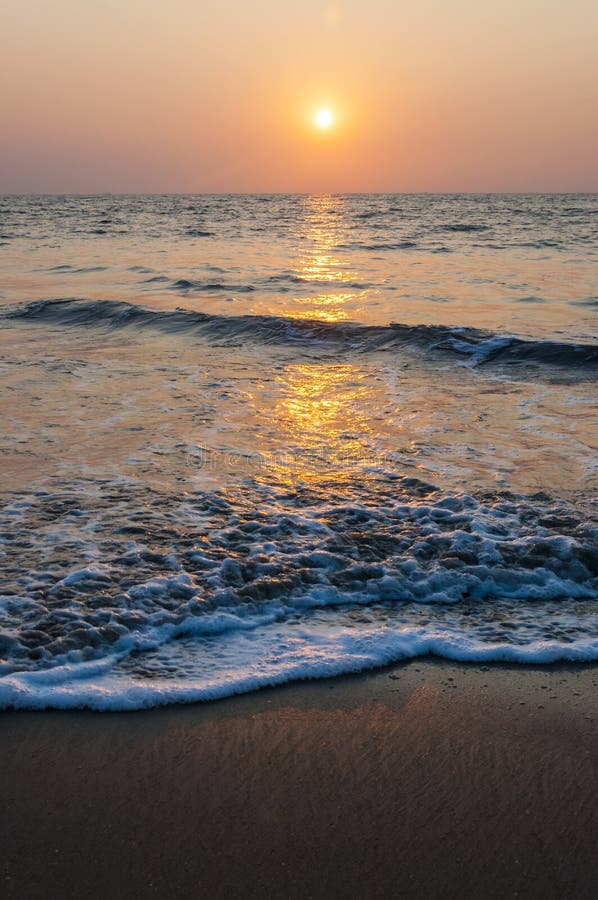 Sunset Sun Above the Arabian Sea Beach in Kochi, India. Stock Photo - Image  of nature, outdoors: 129918826