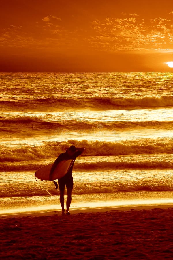 En varonil, refinamiento arriba su último surfear correr.