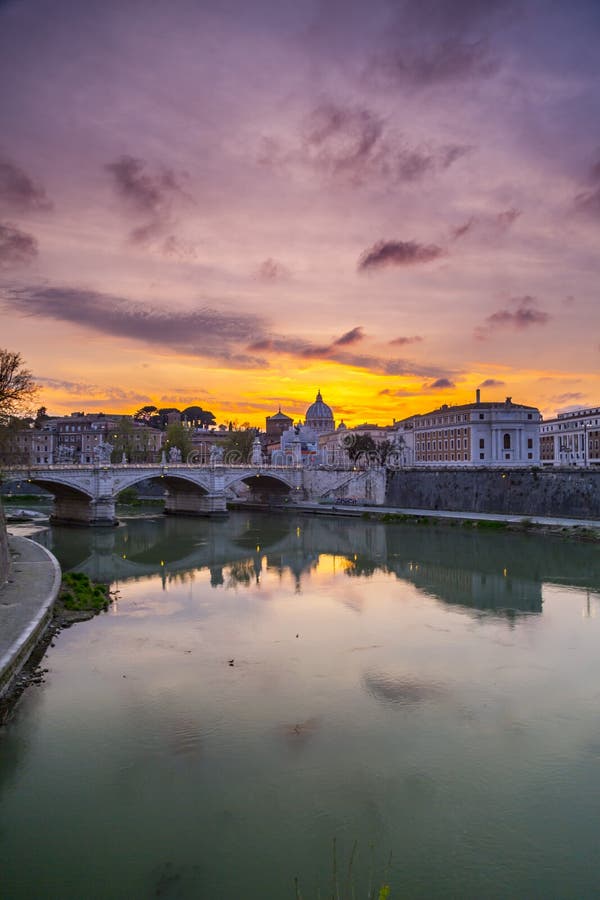 tiber river sunset cruise