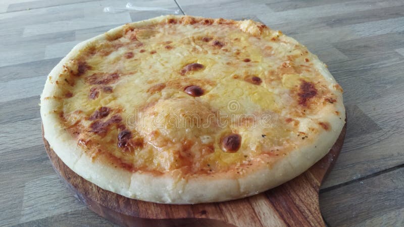 Pizza cheesy galore