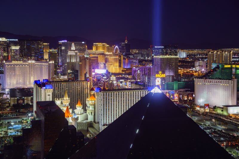 Superb flyg- sikt av remsan, Las Vegas och kasino royaltyfri foto Superb flyg- sikt av remsan, Las Vegas och kasino royaltyfri foto