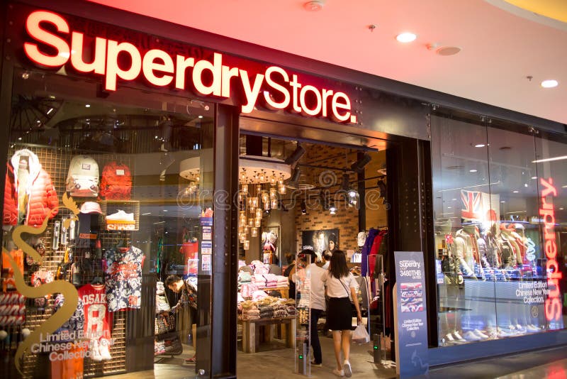 ergens bij betrokken zijn Symmetrie Plicht Superdry Shop. Superdry Clothing Design and Manufacturing Company, Founded  in London Editorial Stock Image - Image of store, fashion: 84434934