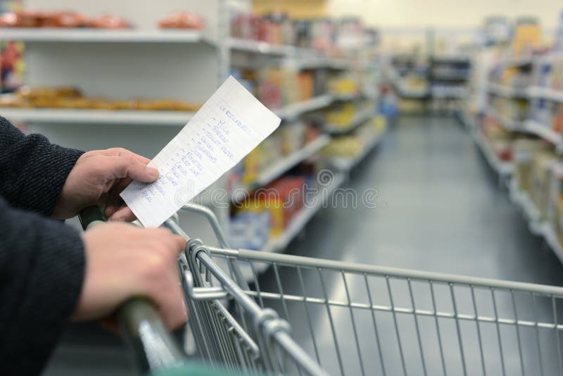 Supermarkt-Einkaufswagen lizenzfreie stockbilder Supermarkt-Einkaufswagen lizenzfreie stockbilder