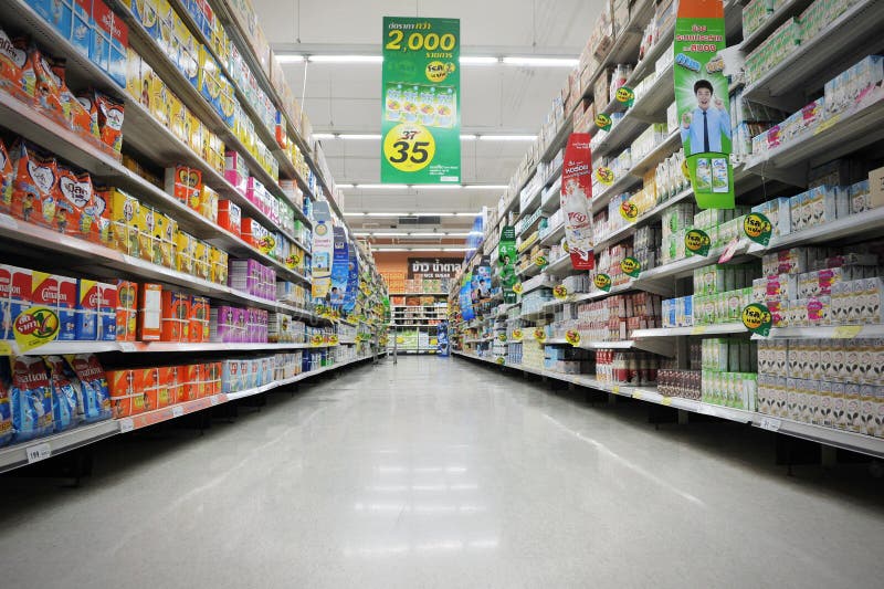 Supermarktdoorgang stock foto Supermarktdoorgang stock foto