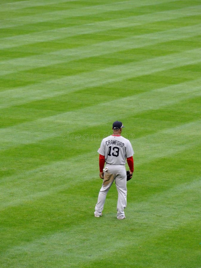 Suporte de Carl Crawford do número 13 do outfielder de Red Sox na parte exterior do campo