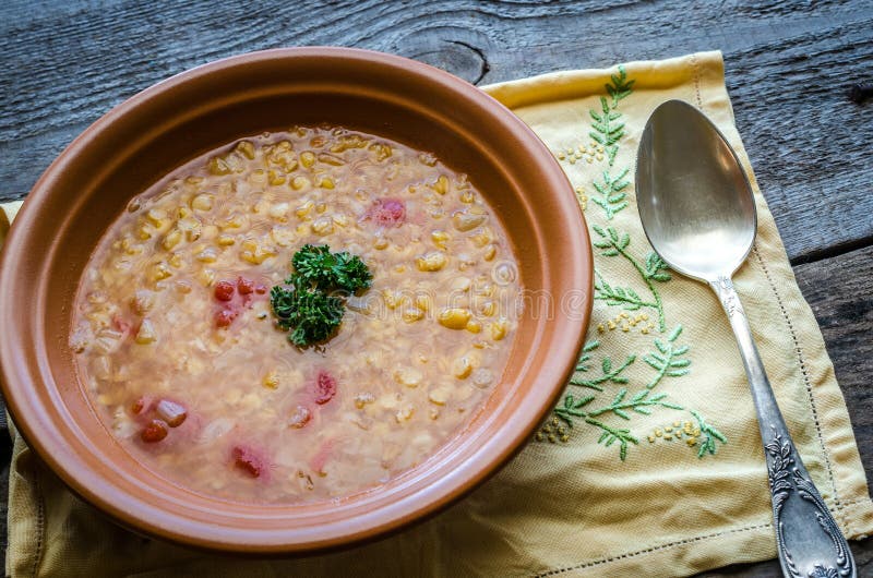 Suppe Mit Roten Linsen Und Bulgur Stockbild - Bild von kurs ...