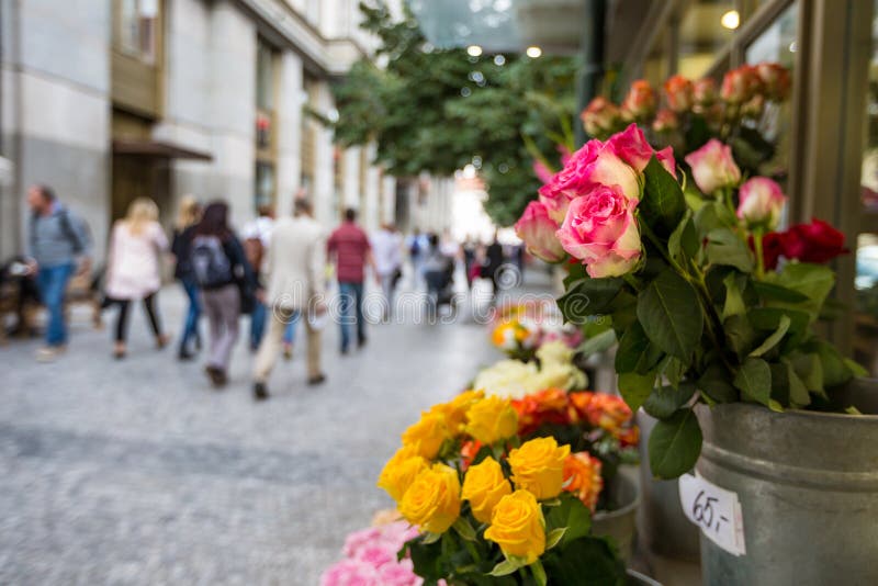 Supporto di fiore nel centro di Praga fotografia stock libera da diritti Supporto di fiore nel centro di Praga fotografia stock libera da diritti
