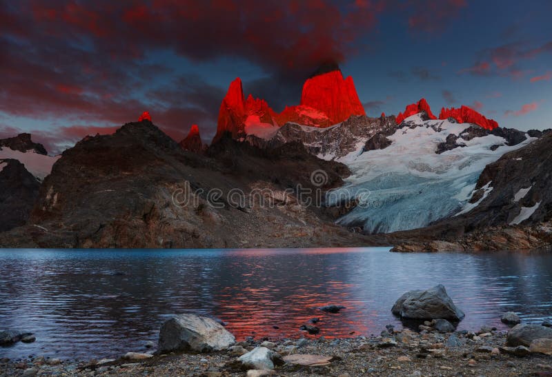 Supporto Fitz Roy, Patagonia, Argentina fotografia stock Supporto Fitz Roy, Patagonia, Argentina fotografia stock