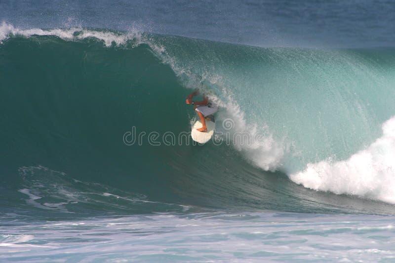 Surfar do surfista dos esportes fotografia de stock Surfar do surfista dos esportes fotografia de stock