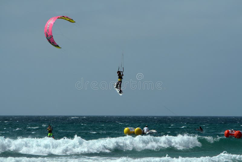 surfer de l'Espagne de cerf-volant de ki de championnat photo stock surfer de l'Espagne de cerf-volant de ki de championnat photo stock