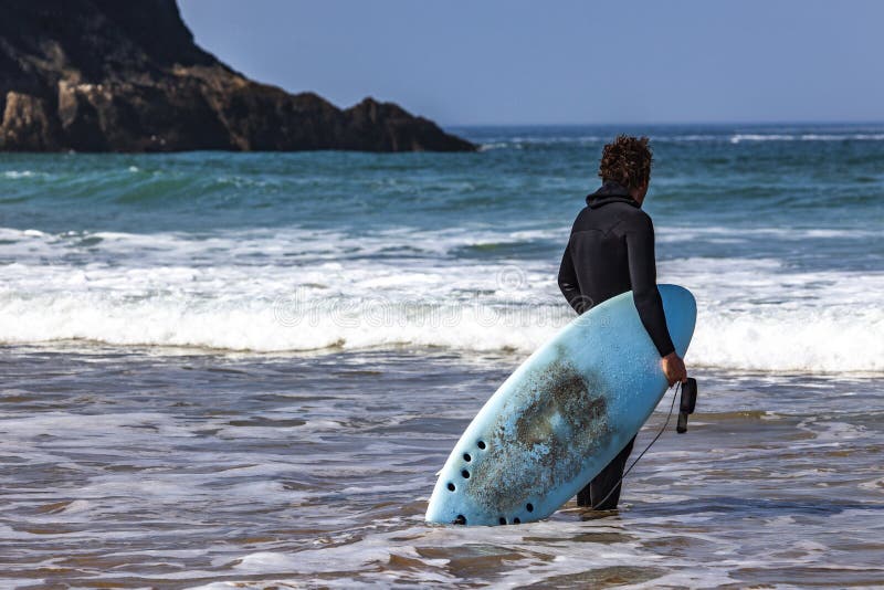 SURFINGOWA zegarek WEWNĄTRZ ocean fotografia stock SURFINGOWA zegarek WEWNĄTRZ ocean fotografia stock