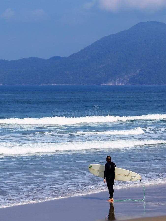 Surfista in brasile fotografie stock