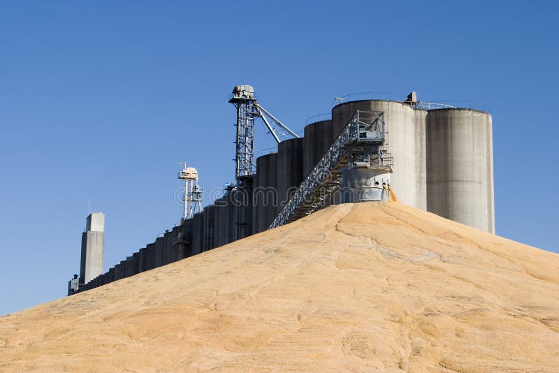 Surplus Corn elevator stock photos Surplus Corn elevator stock photos