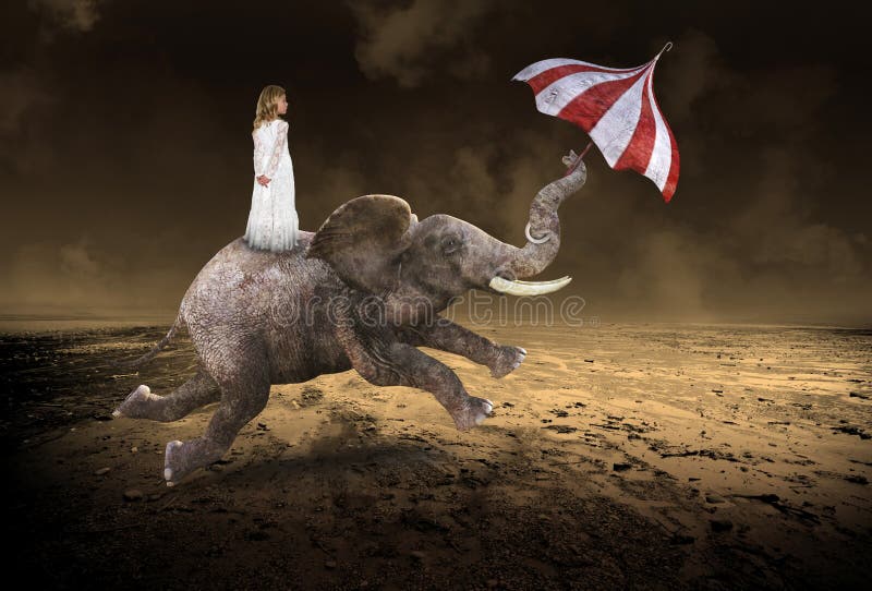 Surreal Jong Meisje, Vliegende Olifant, Troosteloze Woestijn stock foto's Surreal Jong Meisje, Vliegende Olifant, Troosteloze Woestijn stock foto's