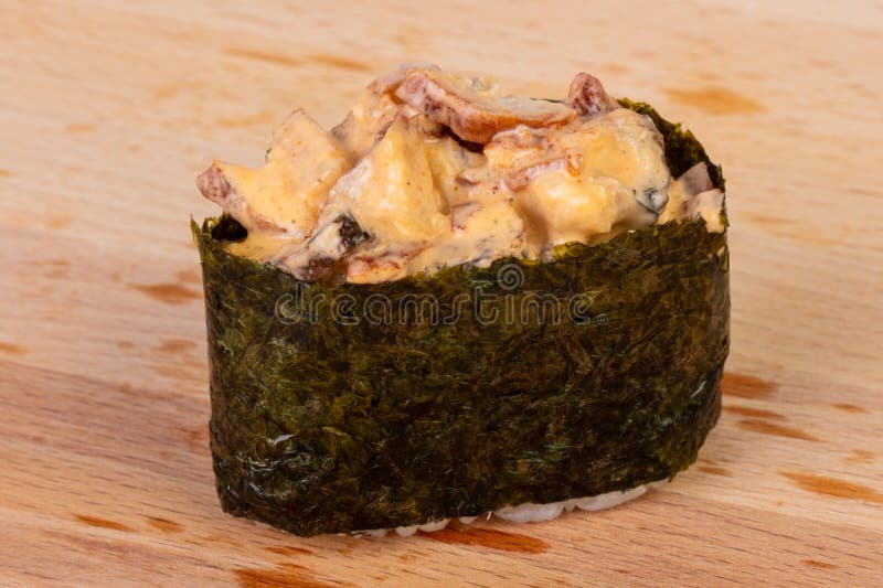 Sushi de Gunkan com galinha fotos de stock Sushi de Gunkan com galinha fotos de stock