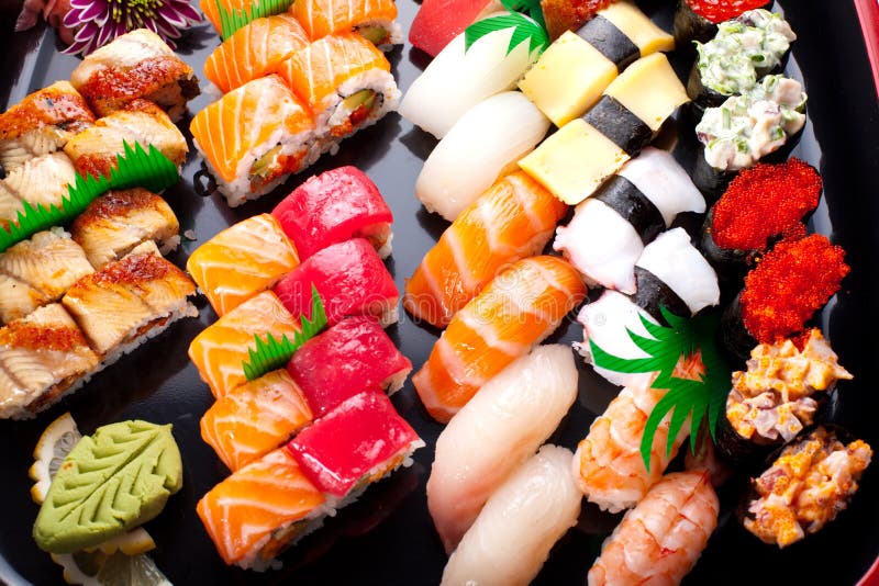 Sushi japonais assortis image libre de droits Sushi japonais assortis image libre de droits