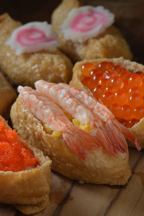 Sushi uovo di pesce del granchio del gamberetto fotografie stock Sushi uovo di pesce del granchio del gamberetto fotografie stock