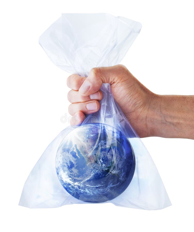 Mano posesión el plastico bolsa La tierra adentro en blanco.