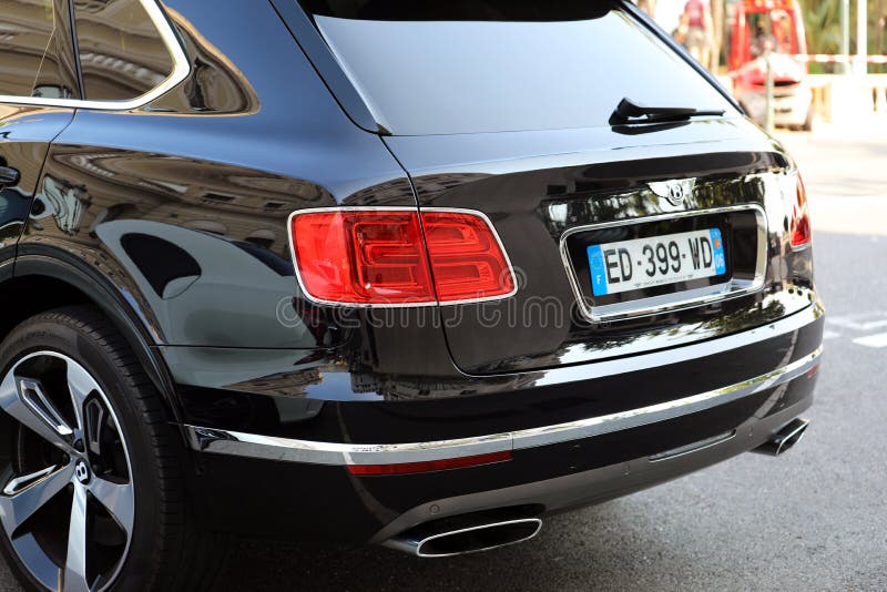 Fermez-vous De La Voiture Noire De Bentley Logo on the Bonnet of a  Photographie éditorial - Image du tony, monaco: 130710502