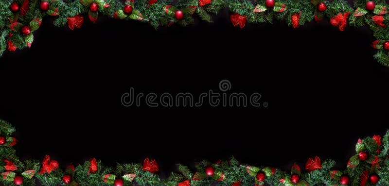 Svart julbakgrund med tomt kopieringsutrymme Dekorativ xmas-ram för begrepp eller kort arkivbild Svart julbakgrund med tomt kopieringsutrymme Dekorativ xmas-ram för begrepp eller kort arkivbild