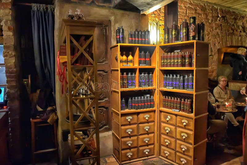 Interiör Café Black Magic royaltyfri bild