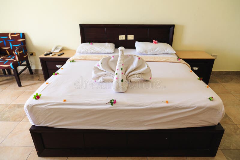 Swan figure made of white Terry towels stock images Swan figure made of white Terry towels stock images