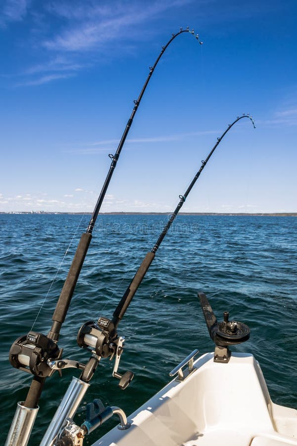 https://thumbs.dreamstime.com/b/swedish-salmon-fishing-scenery-spring-trolling-small-motorboat-71635554.jpg