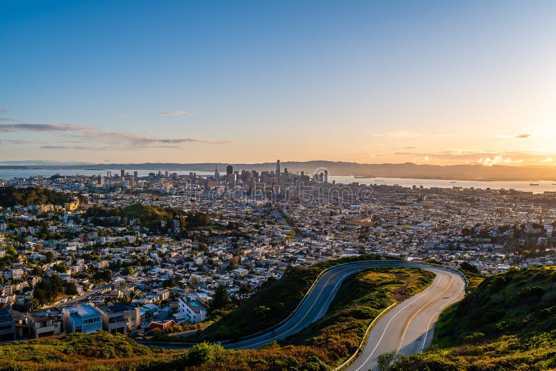 Luxurious house entrance stock image. Image of green 32858787