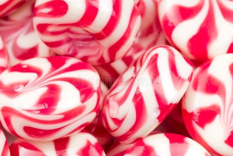 [Jeu] Association d'images - Page 4 Sweet-caramel-candy-red-color-white-stripes-33007663