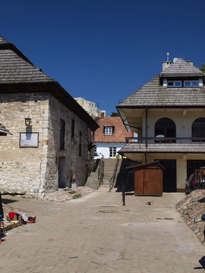 Synagogue among other buildings in Kazimierz Dolny stock images