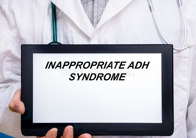 Syndrome adh inapproprié. médecin avec une maladie rare ou orpheline texte sur tablette écran inapproprié syndrome adh