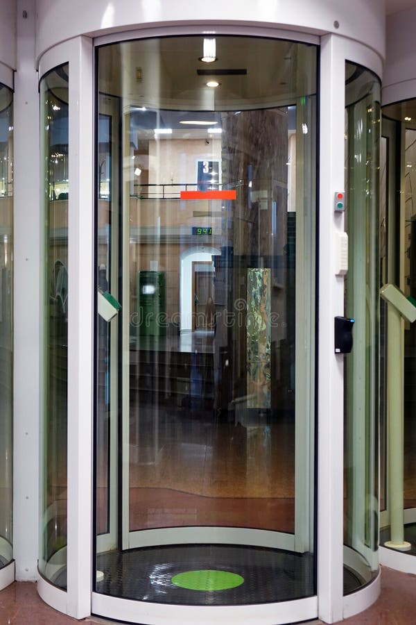 System bezpieczeństwa przy wejściem bank fotografia stock System bezpieczeństwa przy wejściem bank fotografia stock