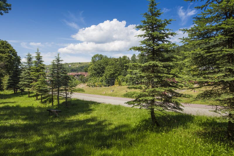 SZCZAWNICA - JUNI 21: Szczawnica semesterortstad i Polen på April royaltyfria foton SZCZAWNICA - JUNI 21: Szczawnica semesterortstad i Polen på April royaltyfria foton