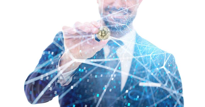 Szczęśliwa biznesmena mienia bitcoin moneta w decentralizującej sieci obrazy royalty free Szczęśliwa biznesmena mienia bitcoin moneta w decentralizującej sieci obrazy royalty free
