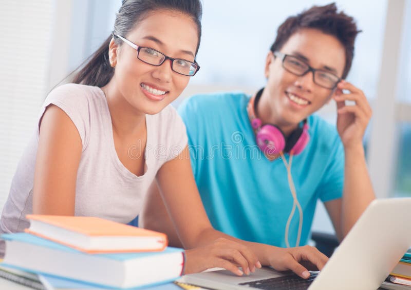 Szczęśliwa studencka dziewczyna obraz royalty free Szczęśliwa studencka dziewczyna obraz royalty free