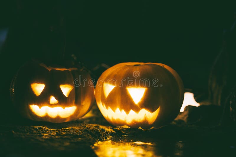 Szczęśliwe i przerażające tradycyjne Halloweenowe lampion banie obraz royalty free Szczęśliwe i przerażające tradycyjne Halloweenowe lampion banie obraz royalty free